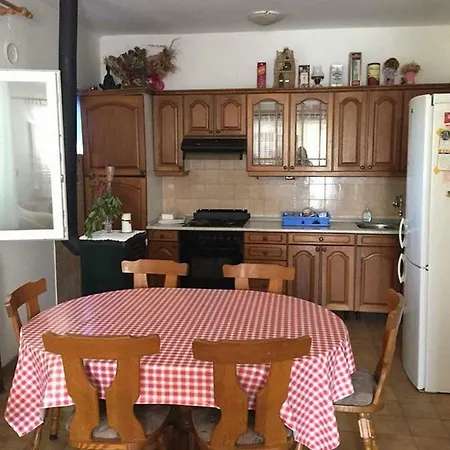 Miranda Apartment